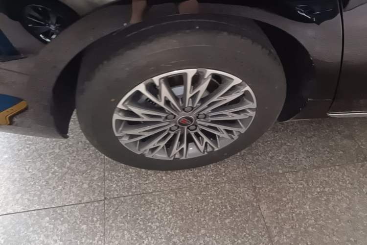 Used Hongqi H5 2025 1.5T DCT Qiyun 500 000th Unit Commemorative Edition Right Rear Wheel Hub
