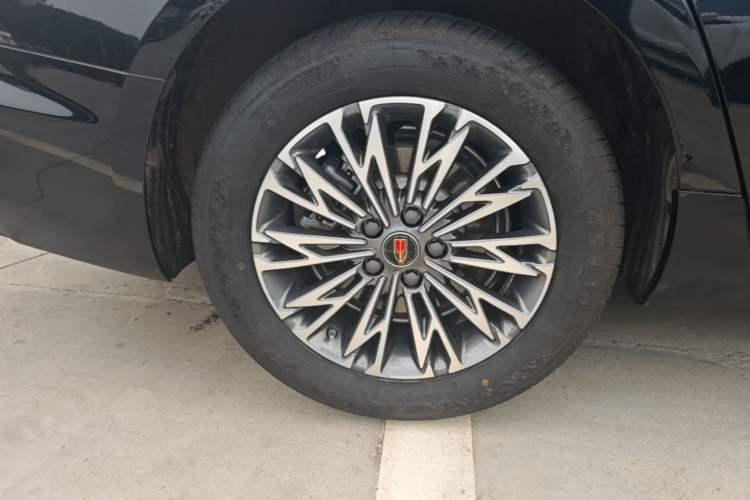 Used Hongqi H5 2025 1.5T DCT Qiyun 500 000th Unit Commemorative Edition Right Rear Wheel Hub