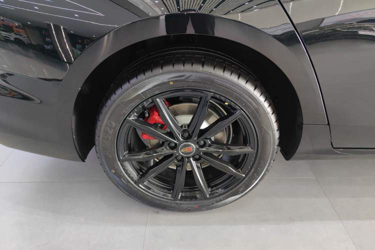 Used Hongqi H5 2025 1.5T DCT Xuan Ying Edition Right Rear Wheel Hub