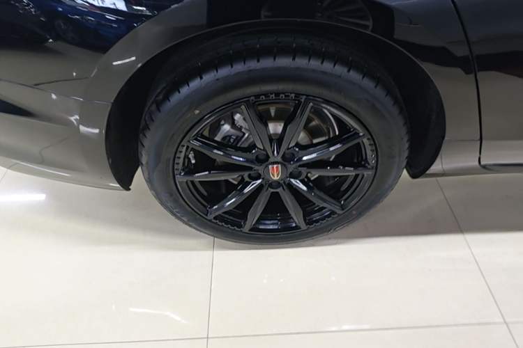 Used Hongqi H5 2025 2.0T Automatic Xuan Ying Edition Right Rear Wheel Hub