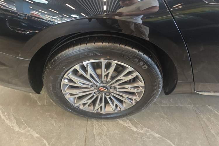 Used Hongqi H5 2025 1.5T DCT Qiyun 500 000th Unit Commemorative Edition Right Rear Wheel Hub