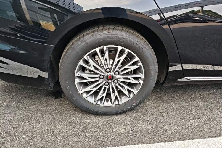Used Hongqi H5 2025 1.5T DCT Qiyun 500 000th Unit Commemorative Edition Right Rear Wheel Hub