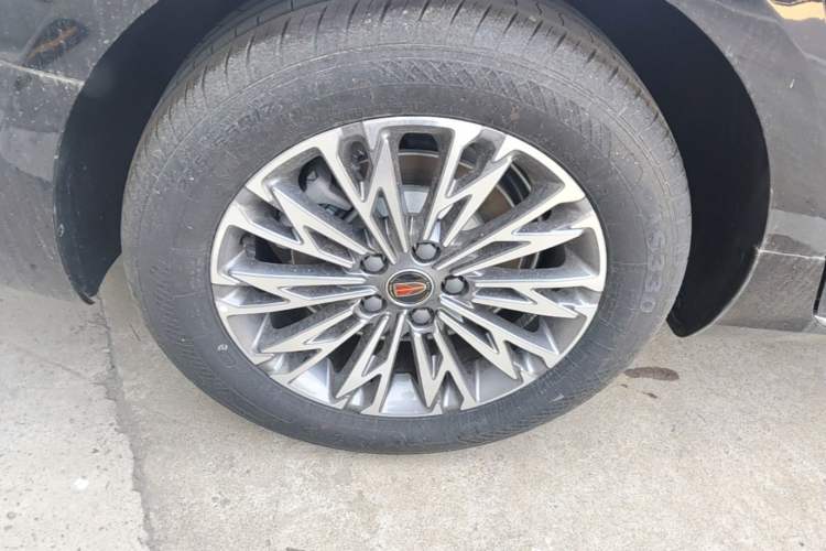 Used Hongqi H5 2025 1.5T DCT Qiyun 500 000th Unit Commemorative Edition Right Rear Wheel Hub