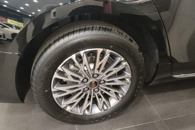 Used Hongqi H5 2025 1.5T DCT Qiyun 500 000th Unit Commemorative Edition Right Rear Wheel Hub