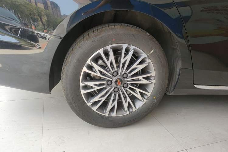 Used Hongqi H5 2025 1.5T DCT Qiyun 500 000th Unit Commemorative Edition Right Rear Wheel Hub
