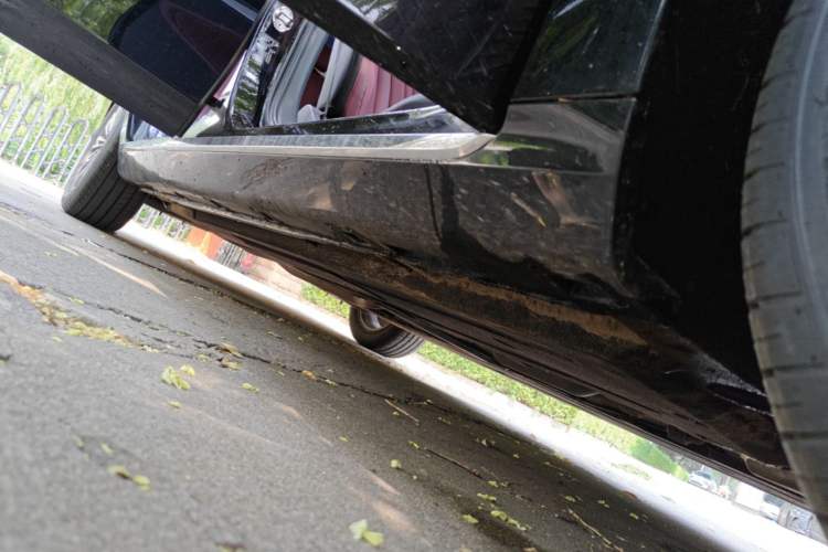Used Hongqi H5 2025 1.5T DCT Qiyun 500 000th Unit Commemorative Edition Right Side Sill