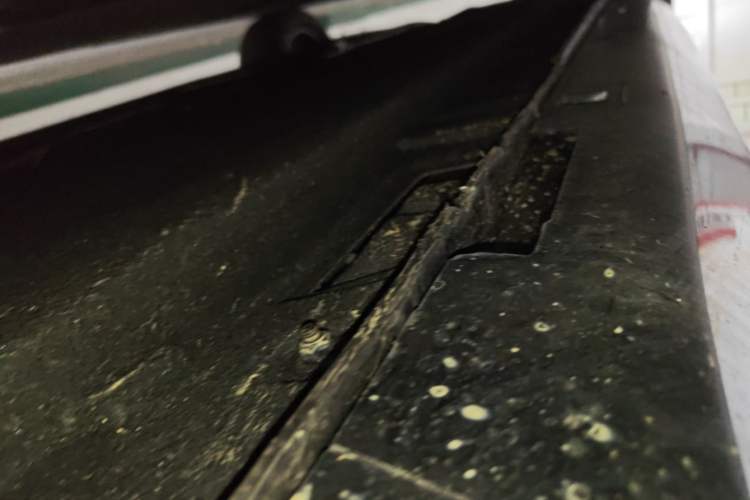 Used Hongqi H5 2025 2.0T Automatic Flagship 500 000th Unit Anniversary Edition Right Side Sill