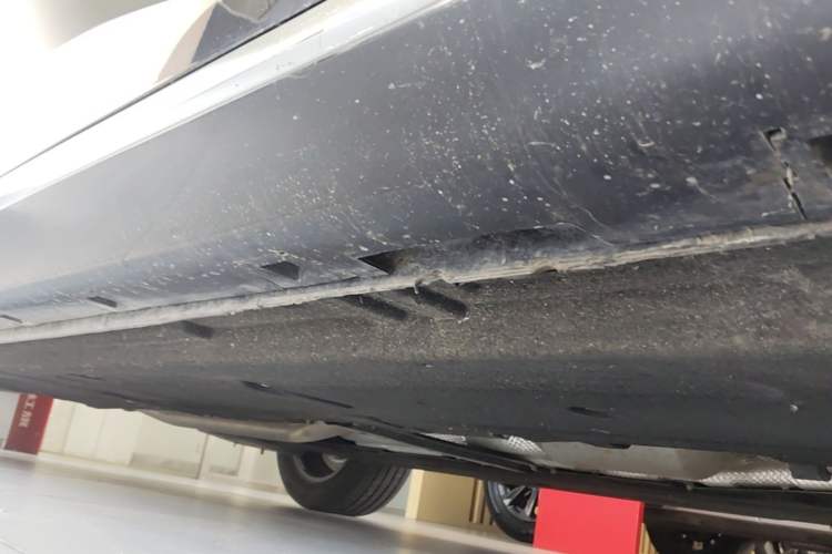 Used Hongqi H5 2025 1.5T DCT Qiyun 500 000th Unit Commemorative Edition Right Side Sill