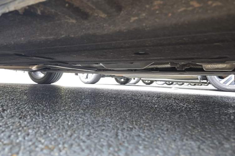 Used Hongqi H5 2025 1.5T DCT Xuan Ying Edition Right Side Sill