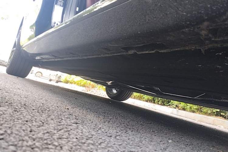 Used Hongqi H5 2025 2.0T Automatic Xuan Ying Edition Right Side Sill