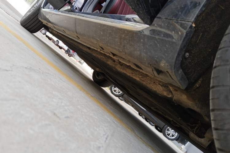 Used Hongqi H5 2025 1.5T DCT Qiyun 500 000th Unit Commemorative Edition Right Side Sill