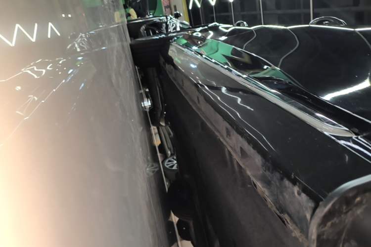 Used Hongqi H5 2025 1.5T DCT Qiyun 500 000th Unit Commemorative Edition Right Side Sill