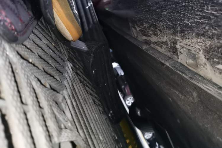Used Hongqi H5 2025 1.5T DCT Qiyun 500 000th Unit Commemorative Edition Right Side Sill