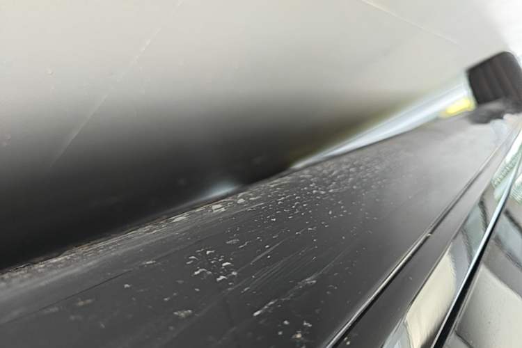 Used Hongqi H5 2025 1.5T DCT Xuan Ying Edition Right Side Sill