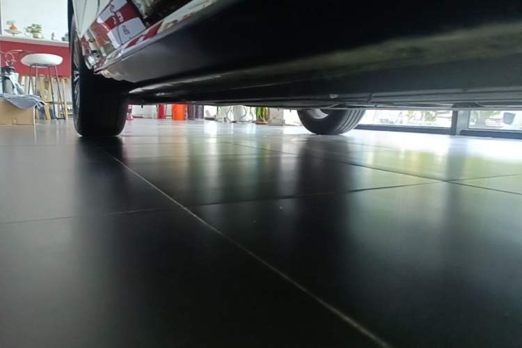 Used Hongqi H5 2025 1.5T DCT Qiyun 500 000th Unit Commemorative Edition Right Side Sill