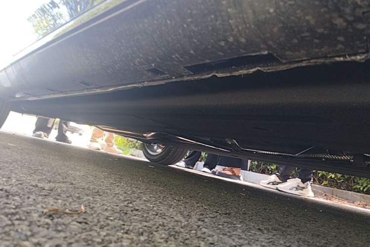 Used Hongqi H5 2025 2.0T Automatic Xuan Ying Edition Right Side Sill