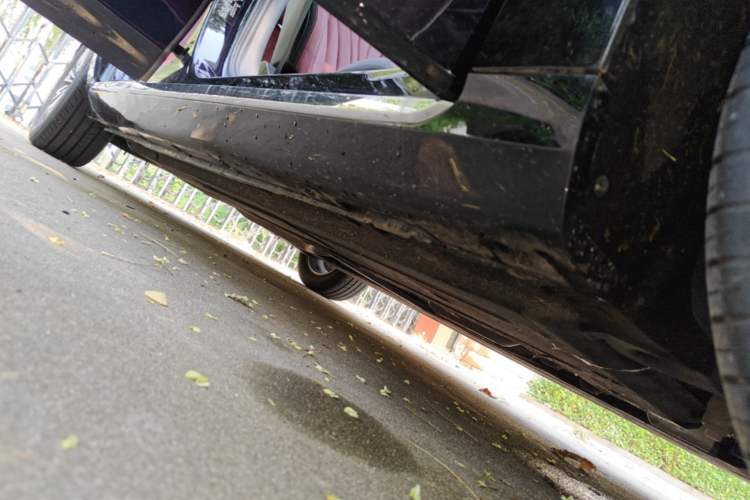 Used Hongqi H5 2025 1.5T DCT Qiyun 500 000th Unit Commemorative Edition Right Side Sill