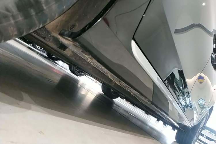 Used Hongqi H5 2025 1.5T DCT Qiyun 500 000th Unit Commemorative Edition Right Side Sill