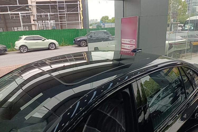 Used Hongqi H5 2025 Model 2.0T Automatic Xuan Ying 2 Million Units Commemorative Edition Roof