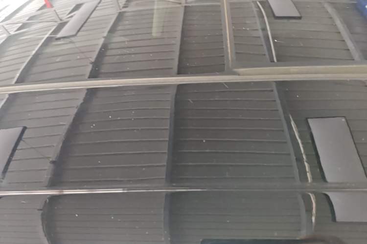 Used Hongqi H5 2025 2.0T Automatic Flag Edition – 500 000 Units Commemorative Version Roof