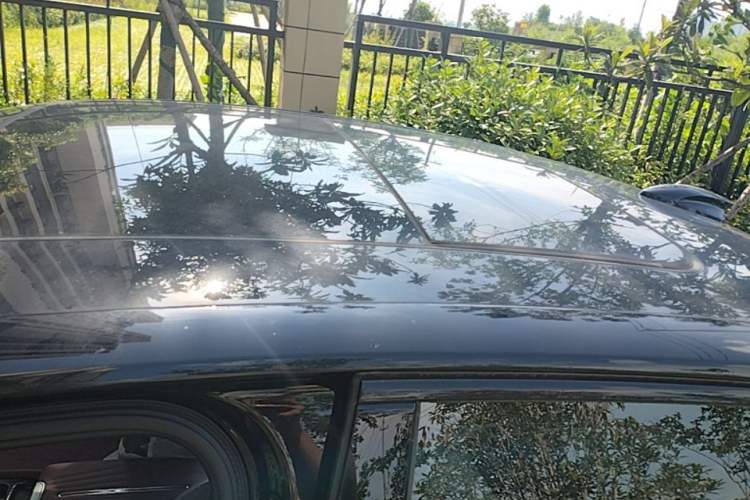 Used Hongqi H5 2025 2.0T Automatic Xuan Ying Edition Roof