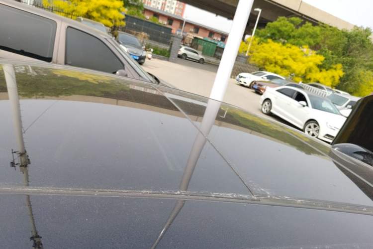 Used Hongqi H5 2025 2.0T Automatic Flag Edition – 500 000 Units Commemorative Version Roof