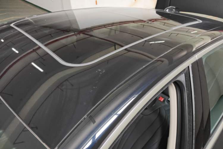 Used Hongqi H5 2025 2.0T Automatic Flagship 500 000th Unit Anniversary Edition Roof