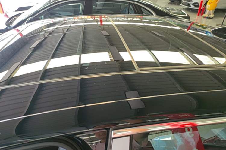 Used Hongqi H5 2025 2.0T Automatic Flag Edition – 500 000 Units Commemorative Version Roof