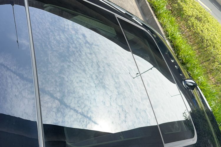 Used Hongqi H5 2025 2.0T Automatic Flag Edition – 500 000 Units Commemorative Version Roof