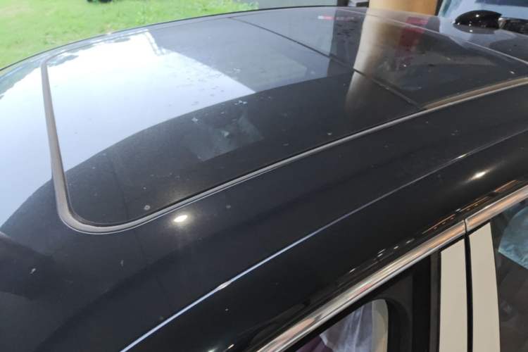 Used Hongqi H5 2025 2.0T Automatic Flagship 500 000th Unit Anniversary Edition Roof