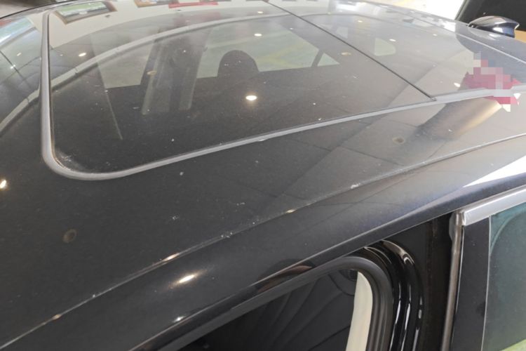 Used Hongqi H5 2025 2.0T Automatic Flag Edition – 500 000 Units Commemorative Version Roof