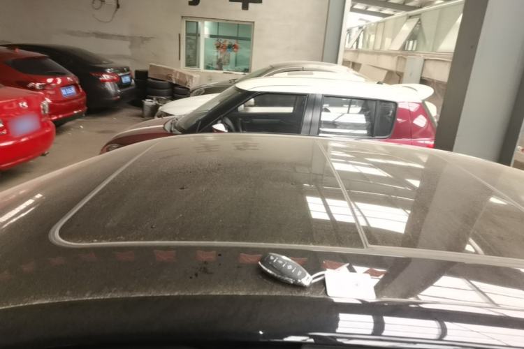 Used Hongqi H5 2025 1.5T DCT Xuan Ying Edition Roof