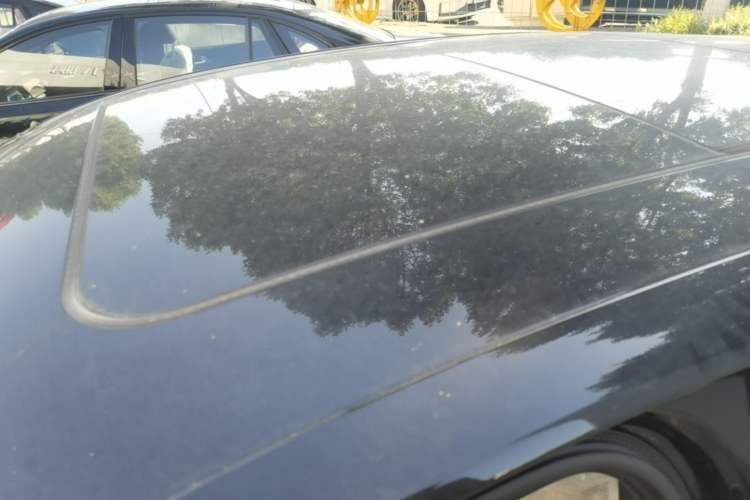 Used Hongqi H5 2025 Model 2.0T Automatic Xuan Ying 2 Million Units Commemorative Edition Roof