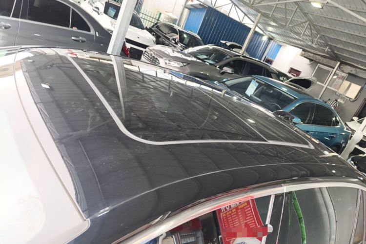 Used Hongqi H5 2025 2.0T Automatic Flag Edition – 500 000 Units Commemorative Version Roof