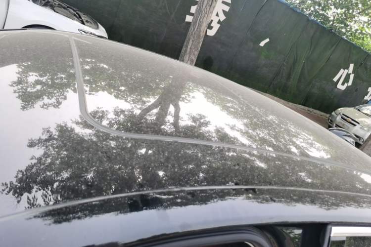 Used Hongqi H5 2025 2.0T Automatic Flag Edition – 500 000 Units Commemorative Version Roof