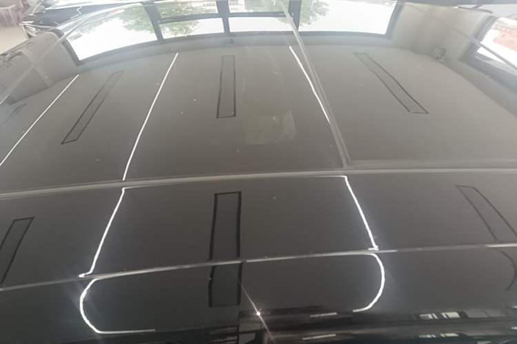 Used Hongqi H5 2025 Model 2.0T Automatic Xuan Ying 2 Million Units Commemorative Edition Roof