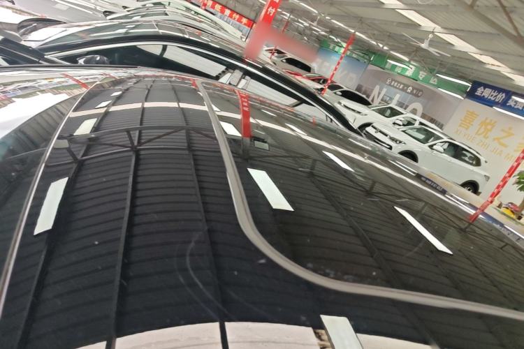 Used Hongqi H5 2025 2.0T Automatic Flag Edition – 500 000 Units Commemorative Version Roof