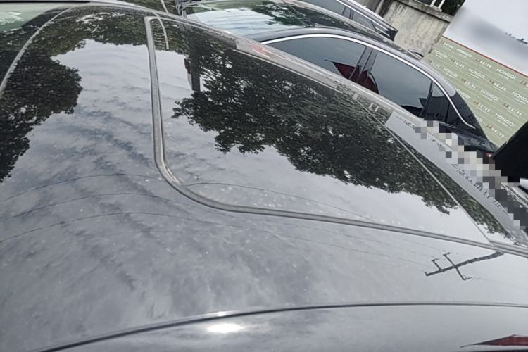 Used Hongqi H5 2025 2.0T Automatic Flag Edition – 500 000 Units Commemorative Version Roof