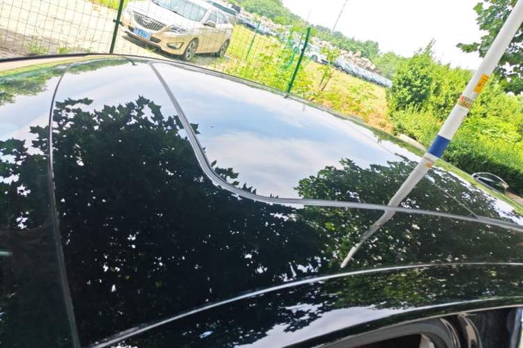 Used Hongqi H5 2025 2.0T Automatic Flag Edition – 500 000 Units Commemorative Version Roof