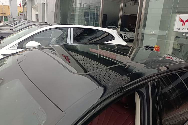 Used Hongqi H5 2025 Model 1.5T DCT Xuan Ying 2 Million Units Commemorative Edition Roof