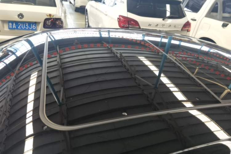 Used Hongqi H5 2025 2.0T Automatic Flag Edition – 500 000 Units Commemorative Version Roof