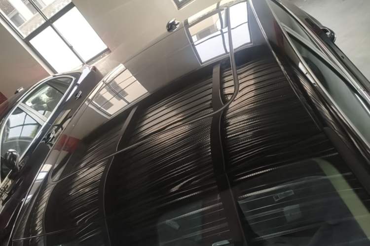 Used Hongqi H5 2025 2.0T Automatic Flag Edition – 500 000 Units Commemorative Version Roof