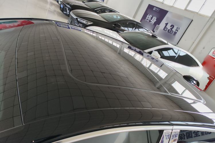 Used Hongqi H5 2025 2.0T Automatic Flag Edition – 500 000 Units Commemorative Version Roof