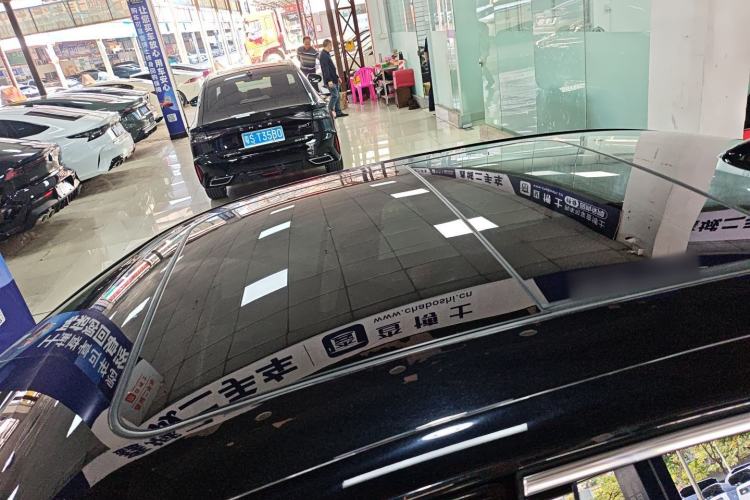 Used Hongqi H5 2025 2.0T Automatic Flag Edition – 500 000 Units Commemorative Version Roof