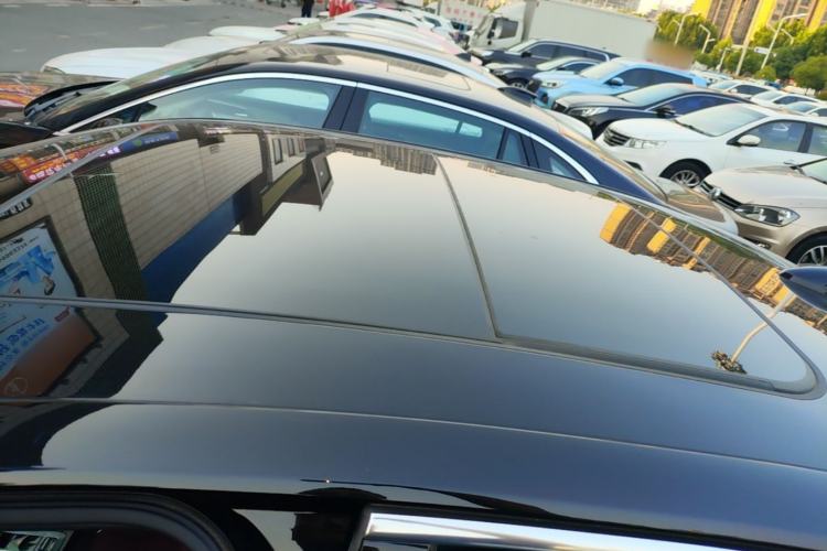 Used Hongqi H5 2025 2.0T Automatic Flag Edition – 500 000 Units Commemorative Version Roof