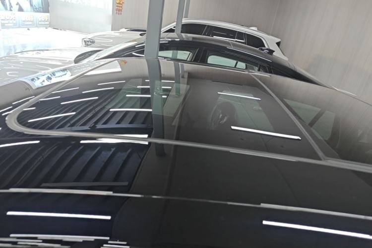 Used Hongqi H5 2025 Model 2.0T Automatic Xuan Ying 2 Million Units Commemorative Edition Roof