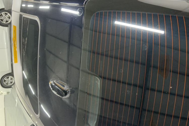 Used Hongqi H5 2025 2.0T Automatic Flag Edition – 500 000 Units Commemorative Version Roof