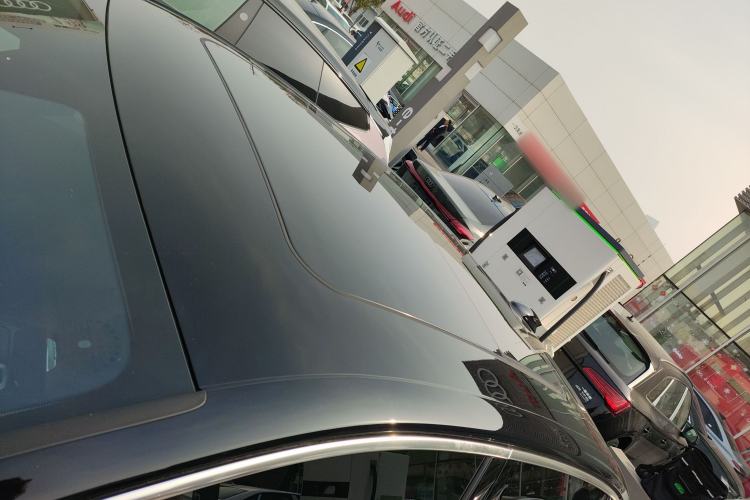 Used Hongqi H5 2025 2.0T Automatic Flag Edition – 500 000 Units Commemorative Version Roof