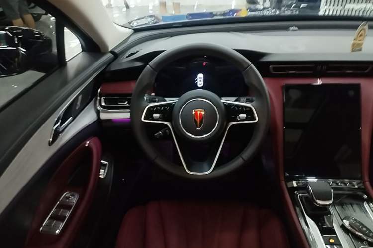 Used Hongqi H5 2025 2.0T Automatic Flag Edition – 500 000 Units Commemorative Version Steering Wheel