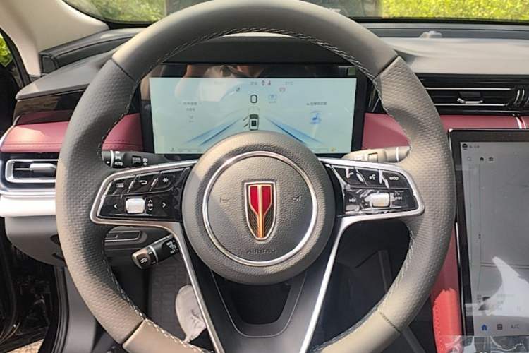 Used Hongqi H5 2025 2.0T Automatic Flag Edition – 500 000 Units Commemorative Version Steering Wheel